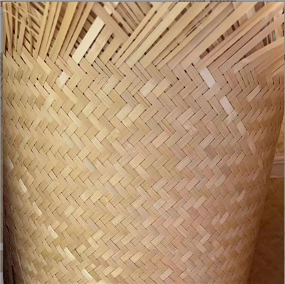 Tkané bambusové panely a tkané rohožové listy pre stropnú dekoráciu